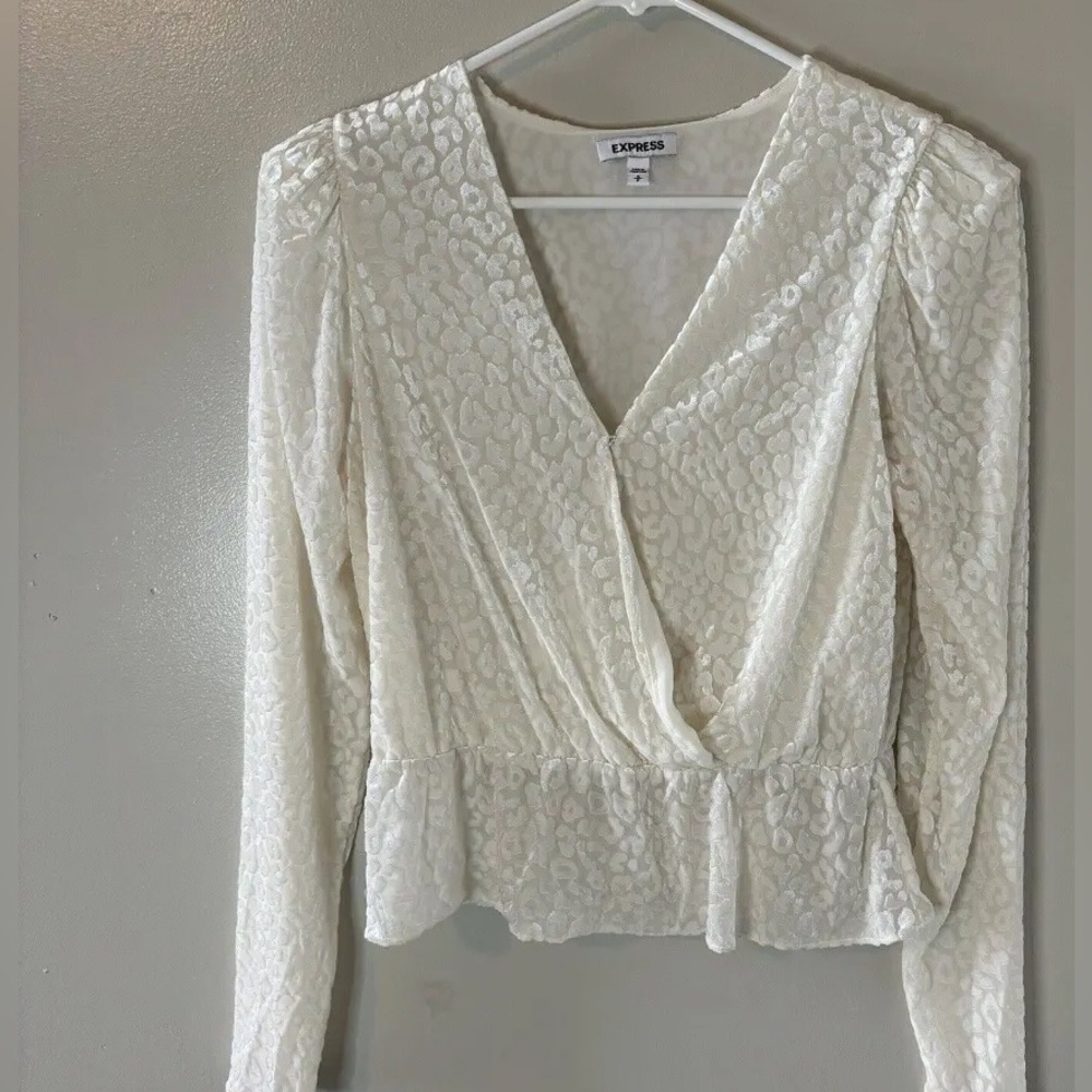 Express Burnout Velvet Leopard Peplum Top - Picture 4 of 7